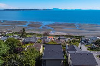 Photo 1: 14553 SUNSET Drive: White Rock House for sale in "West White Rock Beach" (South Surrey White Rock)  : MLS®# R2692339