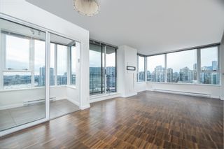 Photo 3: 3006 33 SMITHE Street in Vancouver: Yaletown Condo for sale in "COOPERS LOOKOUT" (Vancouver West)  : MLS®# R2634536