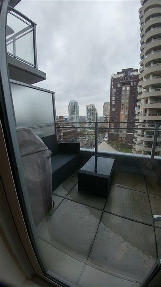 Photo 12: 809 1009 HARWOOD Street in Vancouver: West End VW Condo for sale in "Modern" (Vancouver West)  : MLS®# R2234179