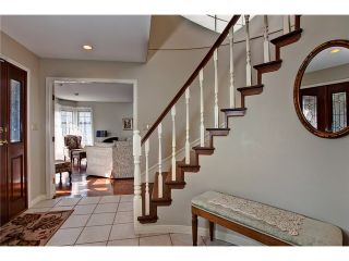 Photo 2: 7853 MEADOWOOD Close in Burnaby: Forest Hills BN House for sale (Burnaby North)  : MLS®# V976324