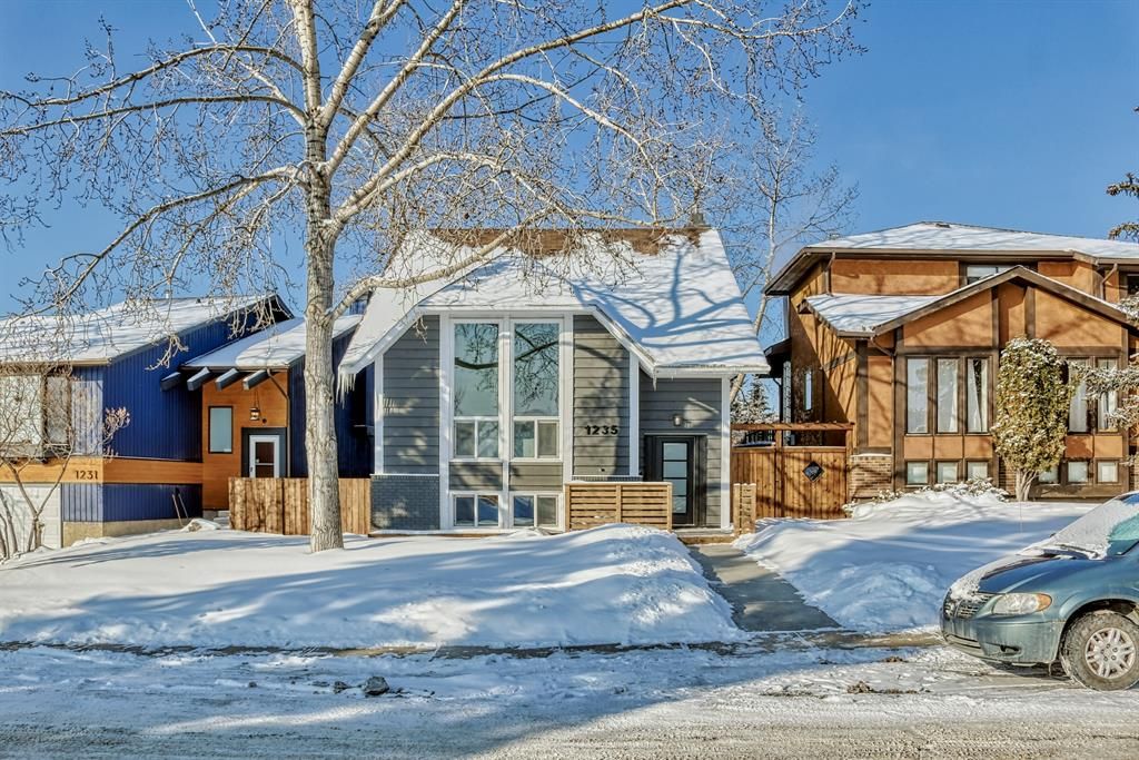 Main Photo: 1235 Ranchview Road NW in Calgary: Ranchlands Detached for sale : MLS®# A2030467