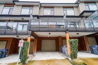 Photo 2: 79 16488 64 Avenue in Surrey: Cloverdale BC Townhouse for sale in "HARVEST AT BOSE FARMS" (Cloverdale)  : MLS®# R2634974