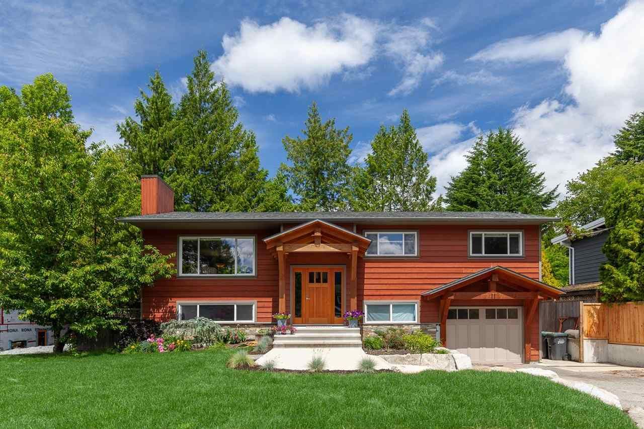 Main Photo: 40211 KINTYRE Drive in Squamish: Garibaldi Highlands House for sale in "GARIBALDI HIGHLANDS" : MLS®# R2593468