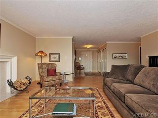 Photo 3: 4105 2829 Arbutus Rd in VICTORIA: SE Ten Mile Point Condo for sale (Saanich East)  : MLS®# 640007