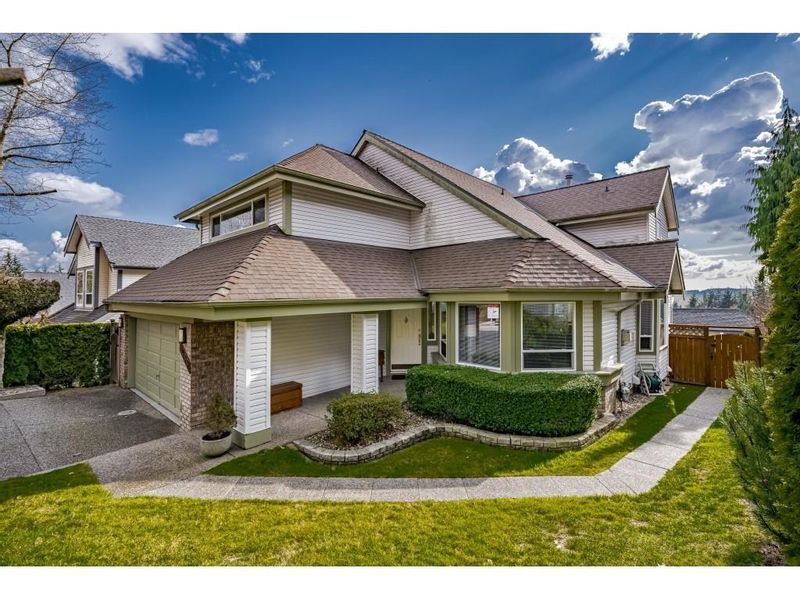 FEATURED LISTING: 1488 LANSDOWNE Drive Coquitlam