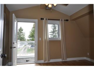 Photo 5: 1114 Grey Avenue: Crossfield Residential Detached Single Family for sale : MLS®# C3617359