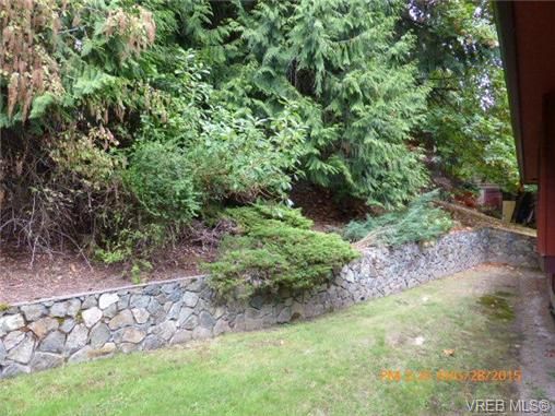 Photo 19: Photos: 4688 Lochwood Cres in VICTORIA: SE Broadmead House for sale (Saanich East)  : MLS®# 711437