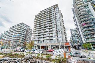 Photo 3: 203 1708 COLUMBIA Street in Vancouver: False Creek Condo for sale in "WALL CENTRE FALSE CREEK" (Vancouver West)  : MLS®# R2672438