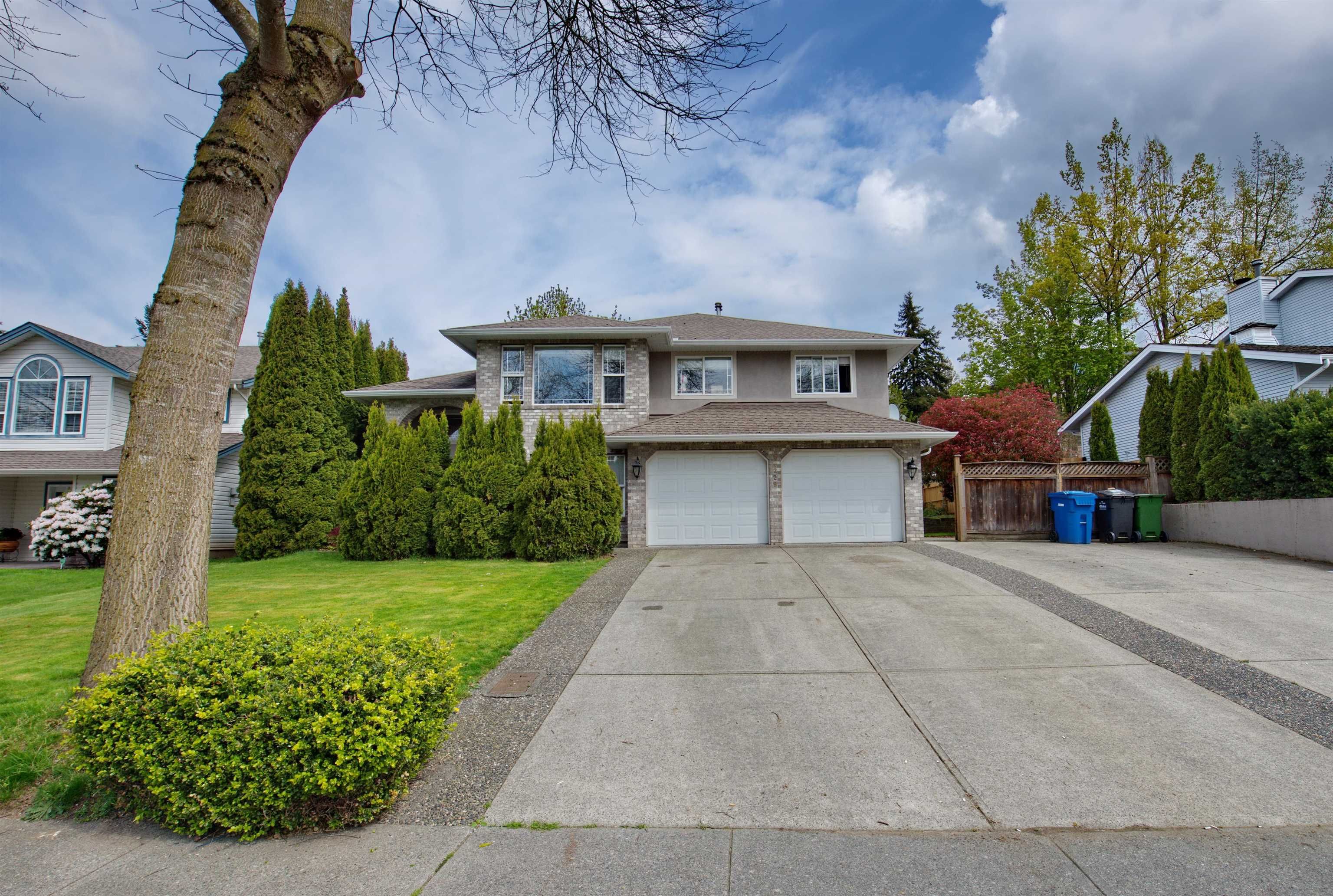 Main Photo: 34229 RENTON Street in Abbotsford: Central Abbotsford House for sale : MLS®# R2684804