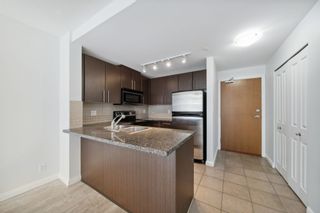 Photo 3: 1810 892 CARNARVON Street in New Westminster: Downtown NW Condo for sale in "Azure II" : MLS®# R2804976