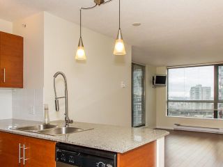 Photo 4: 408 813 AGNES Street in New Westminster: Downtown NW Condo for sale in "NEWS" : MLS®# V989175