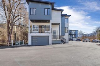 Photo 1: 1340 ZENITH Road in Squamish: Brackendale 1/2 Duplex for sale : MLS®# R2865157