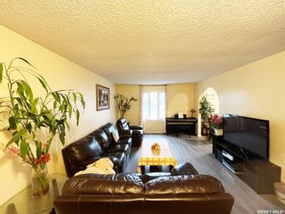Photo 3: 140 Nagel Crescent in Regina: Glencairn Residential for sale : MLS®# SK968025