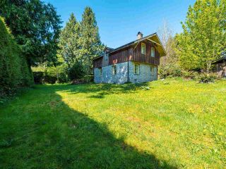 Photo 5: 1251 FITCHETT Road in Gibsons: Gibsons & Area House for sale (Sunshine Coast)  : MLS®# R2574863