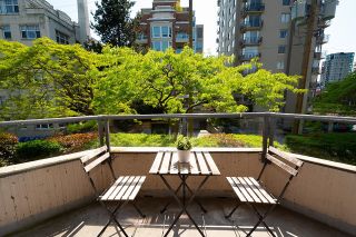 Photo 10: 406 1950 ROBSON Street in Vancouver: West End VW Condo for sale in "The Chatsworth" (Vancouver West)  : MLS®# R2782445