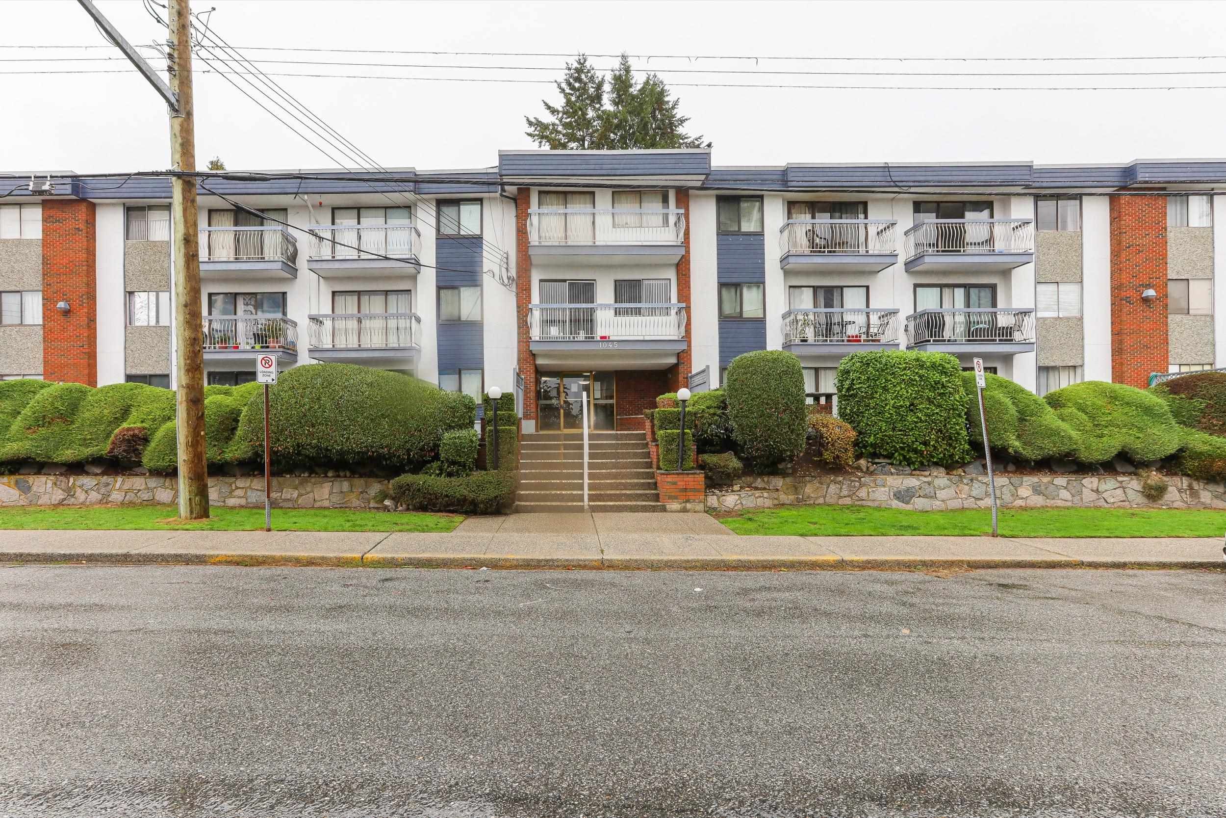 Main Photo: 102 1045 HOWIE Avenue in Coquitlam: Central Coquitlam Condo for sale in "VILLA BORGHESE" : MLS®# R2841691