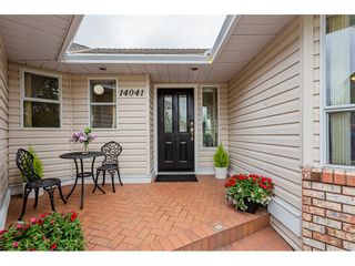 Photo 2: 14041 19A Avenue in Surrey: Sunnyside Park Surrey House for sale (South Surrey White Rock)  : MLS®# R2457646