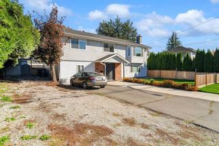 Photo 1: 5774 180 Street in Surrey: Cloverdale BC House for sale (Cloverdale)  : MLS®# R2850310