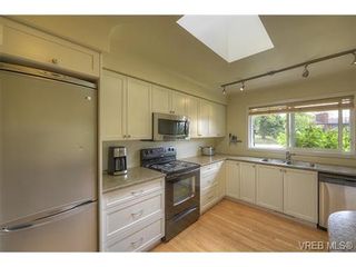Photo 3: 312 Brunswick Pl in VICTORIA: SW Tillicum House for sale (Saanich West)  : MLS®# 736550