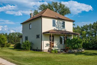 Photo 1: 62069 PR 305 W Highway in Portage la Prairie RM: House for sale : MLS®# 202218992