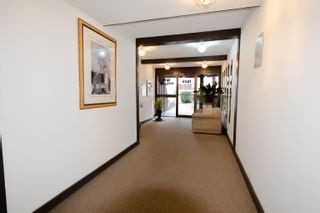 Photo 3: 105 1526 GEORGE Street: White Rock Condo for sale (South Surrey White Rock)  : MLS®# R2671089