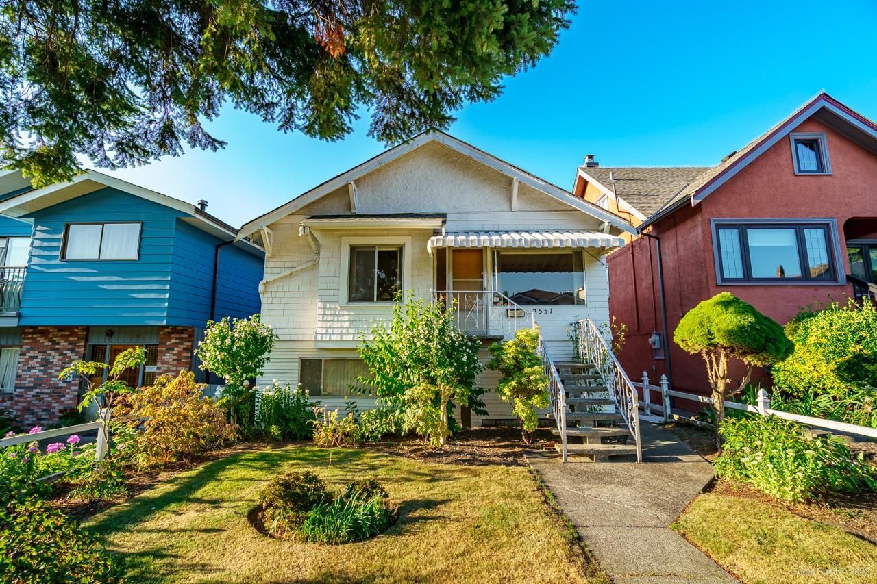 Main Photo: 2551 TRIUMPH Street in Vancouver: Hastings Sunrise House for sale (Vancouver East)  : MLS®# R2718339