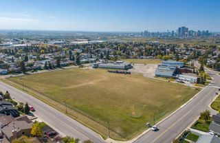 Photo 5: 1004 McKinnon Drive NE in Calgary: Mayland Heights Semi Detached (Half Duplex) for sale : MLS®# A2085971