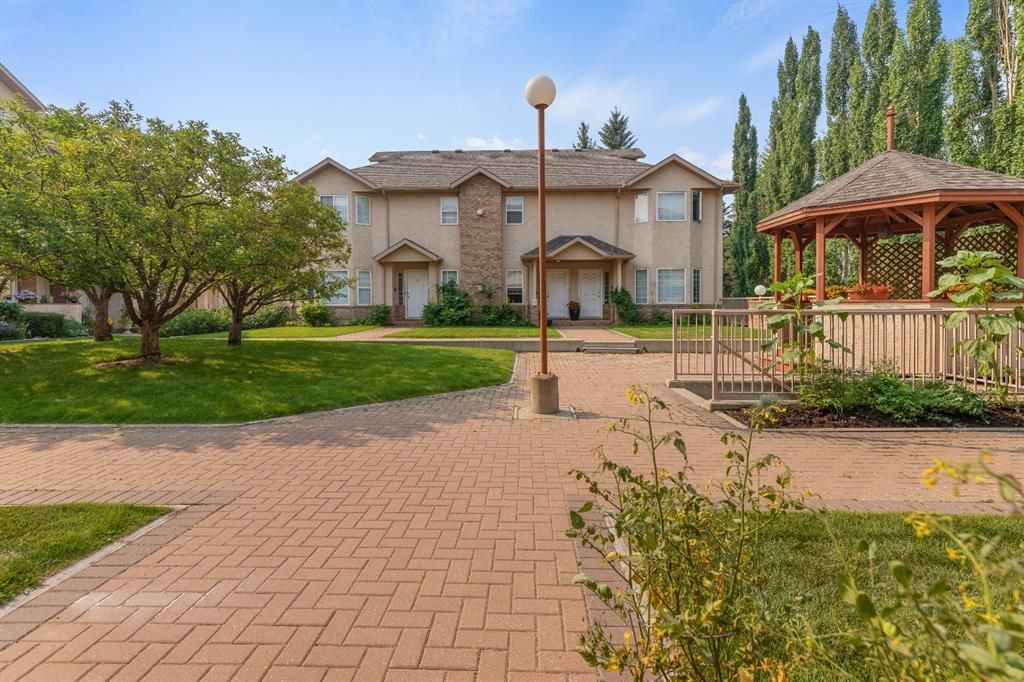 Main Photo: 107 438 31 Avenue NW in Calgary: Mount Pleasant Row/Townhouse for sale : MLS®# A1132702
