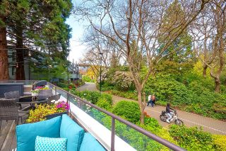 Photo 5: 24 1425 LAMEY'S MILL Road in Vancouver: False Creek Condo for sale in "HARBOUR TERRACE" (Vancouver West)  : MLS®# R2685381