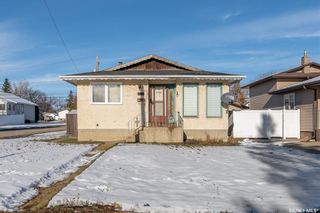 Photo 1: 980 Brown Street in Moose Jaw: Palliser Residential for sale : MLS®# SK952001