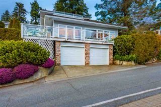 Photo 3: 1285 EVERALL Street: White Rock House for sale (South Surrey White Rock)  : MLS®# R2535467