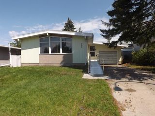 Photo 1: 828 Macleay Road NE in Calgary: Mayland Heights Detached for sale : MLS®# A1234585