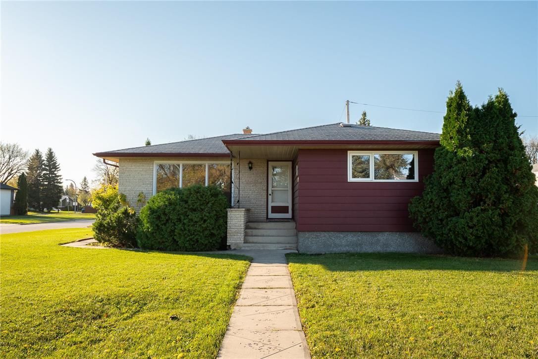 Main Photo: East Transcona Bungalow: House for sale (Winnipeg) 