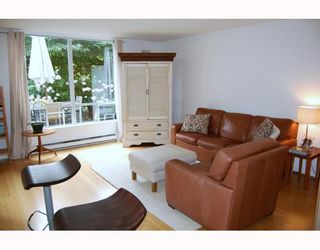 Photo 2: 104 2638 ASH Street in Vancouver: Fairview VW Condo for sale in "CAMBRIDGE GARDENS" (Vancouver West)  : MLS®# V777548