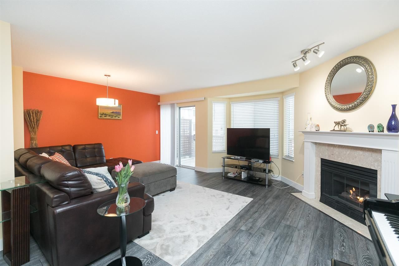 Main Photo: 15 7875 122 Street in Surrey: West Newton Townhouse for sale in "The Georgian" : MLS®# R2446530