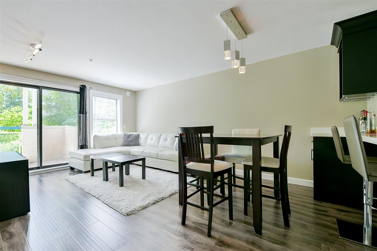 Photo 7: Photos: 206 20268 54 Avenue in Langley: Langley City Condo for sale in "BRIGHTON PLACE" : MLS®# R2190927