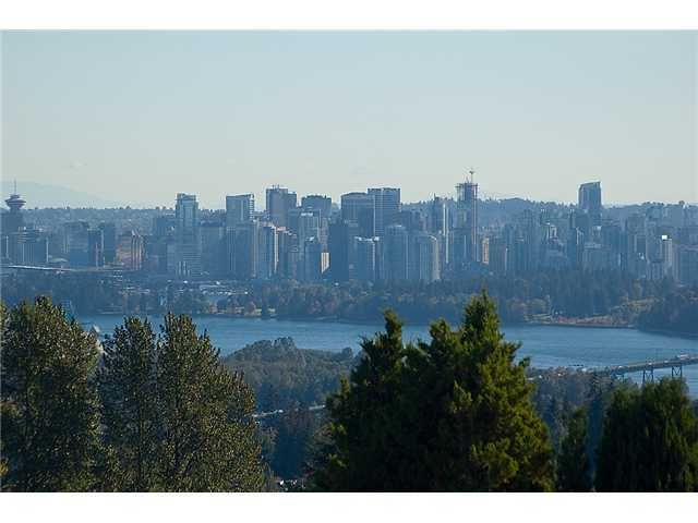 Main Photo: 701 EYREMOUNT Drive in West Vancouver: British Properties House for sale : MLS®# V925262
