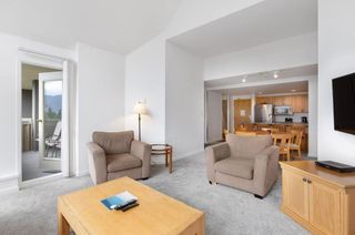 Photo 3: 407wk50 4910 SPEARHEAD Place in Whistler: Benchlands Condo for sale in "Woodrun" : MLS®# R2837297