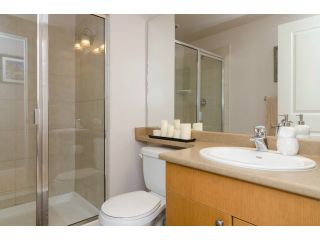 Photo 19: 1801 15 E ROYAL Avenue in New Westminster: Fraserview NW Condo for sale in "VICTORIA HILL" : MLS®# V1058425