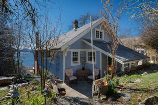 Photo 1: 675 SHAUGHNESSY Place: Britannia Beach House for sale (Squamish)  : MLS®# R2765956