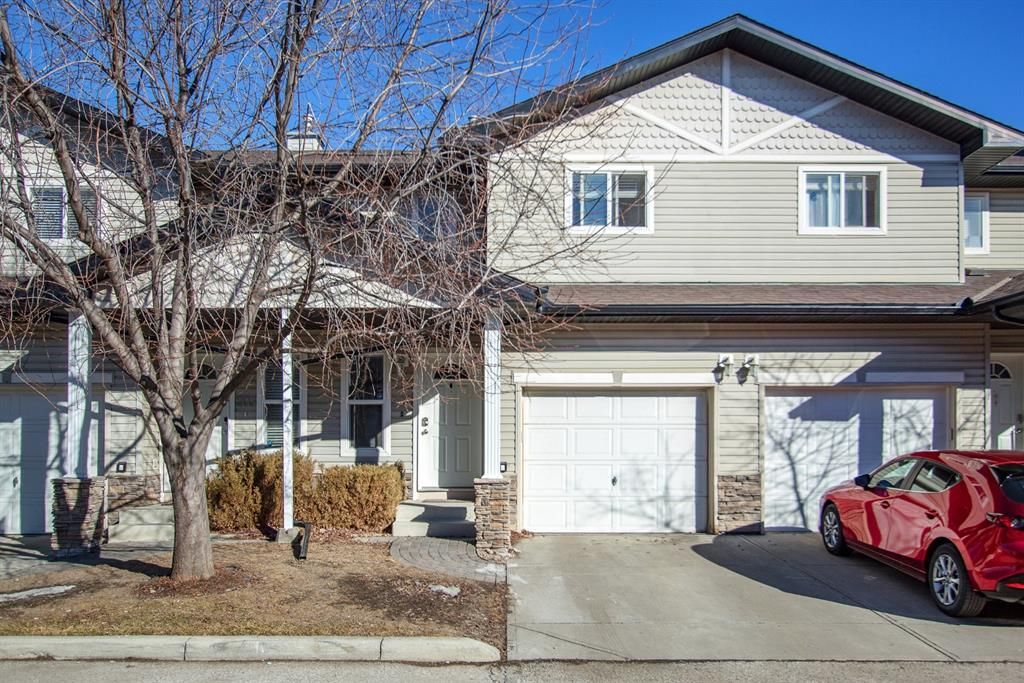 Main Photo: 204 760 Railway Gate SW: Airdrie Row/Townhouse for sale : MLS®# A1074940