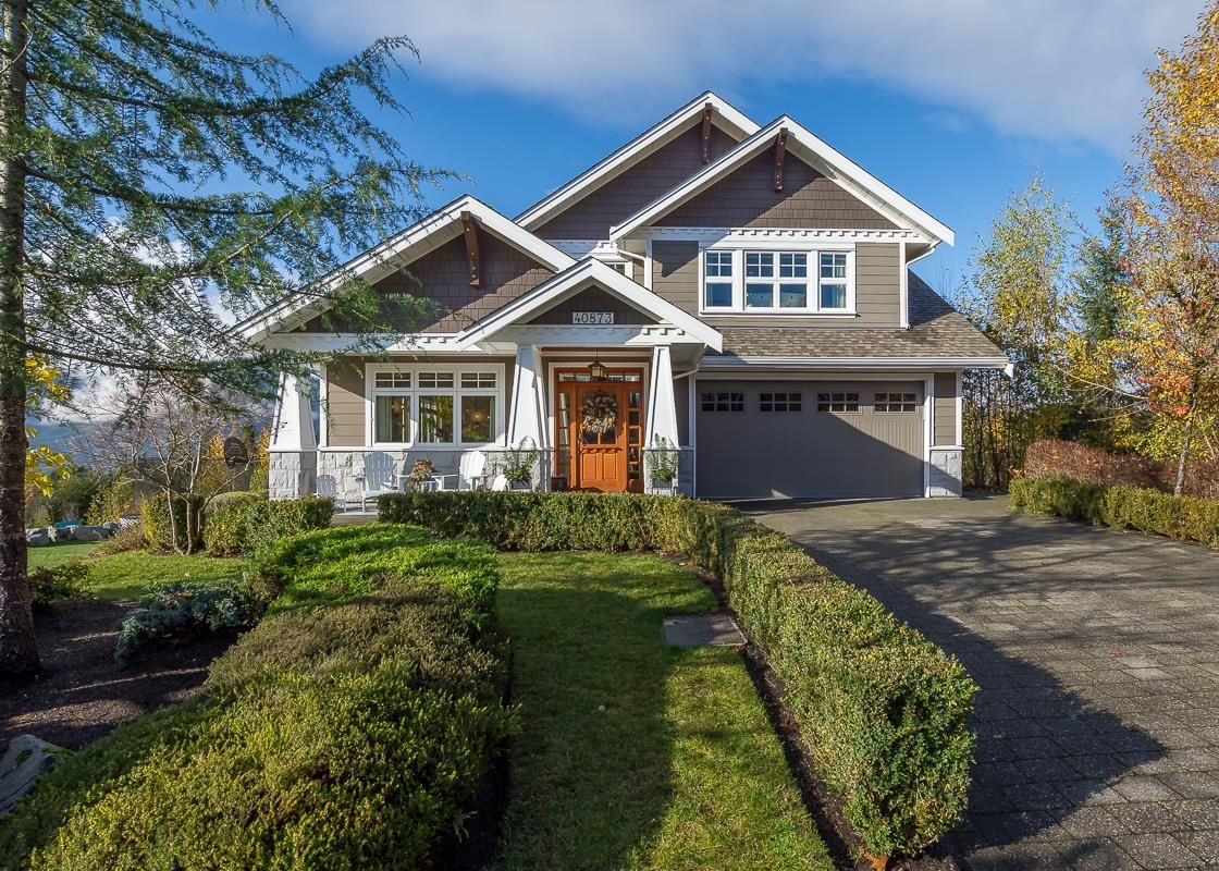 Main Photo: 40873 THE CRESCENT in Squamish: University Highlands House for sale in "University Heights" : MLS®# R2642817