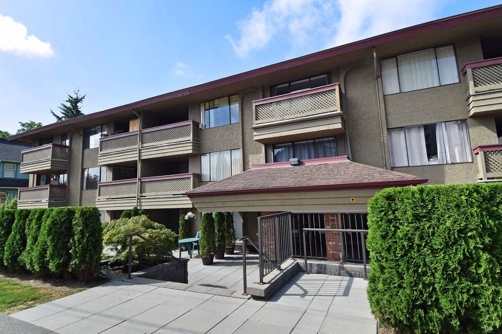 Main Photo: 103 436 SEVENTH Street in New Westminster: Uptown NW Condo for sale in "REGENCY COURT" : MLS®# R2212227