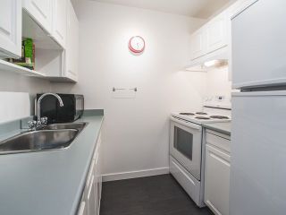 Photo 8: 301 1412 W 14TH Avenue in Vancouver: Fairview VW Condo for sale in "Landmark Sunset" (Vancouver West)  : MLS®# R2219380