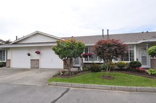 Photo 1: 10 18960 ADVENT ROAD in Pitt Meadows: Central Meadows Townhouse for sale : MLS®# R2077067