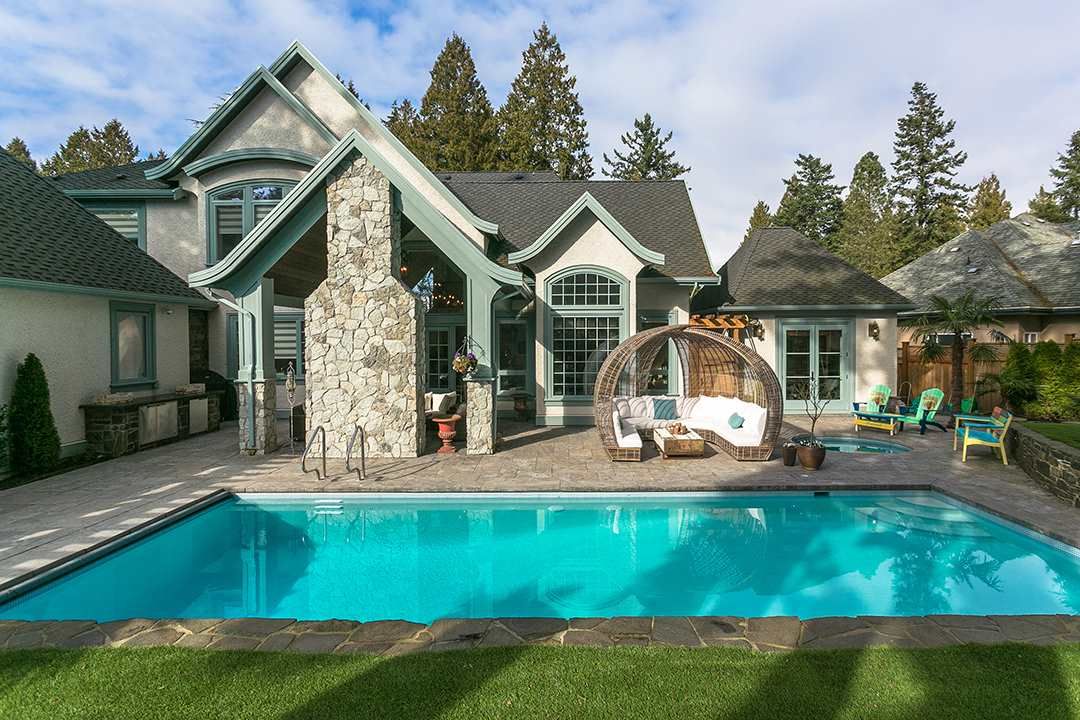 Main Photo: 2534 Cedar Drive in Surrey: House for sale : MLS®# R2476869