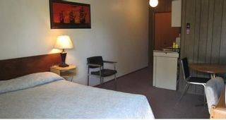 Photo 6: 25 rooms Motel for sale BC: Business with Property for sale : MLS®# 8038047