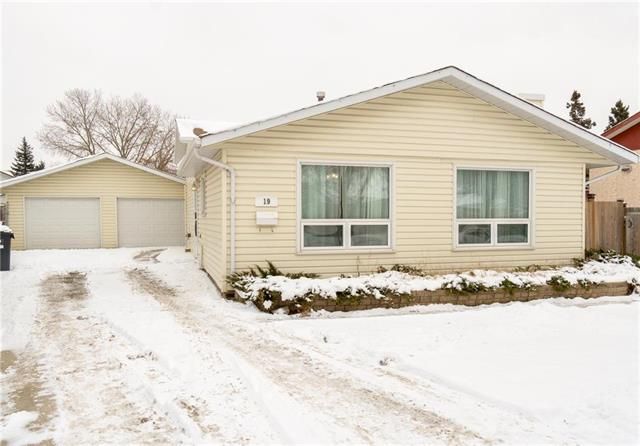 Main Photo: 19 Cropo Bay in Winnipeg: Tyndall Park Residential for sale (4J)  : MLS®# 1831120