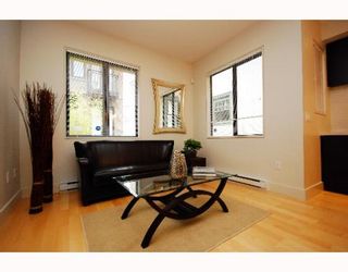 Photo 2: 1423 W 11TH Avenue in Vancouver: Fairview VW Townhouse for sale (Vancouver West)  : MLS®# V758013