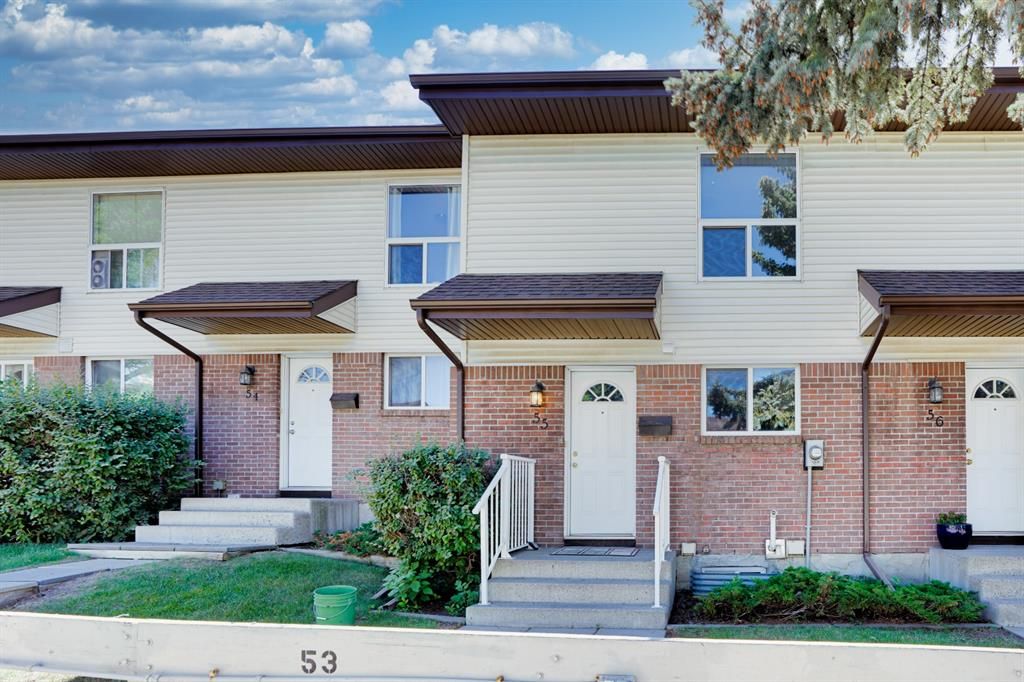 Main Photo: 55 32 Whitnel Court NE in Calgary: Whitehorn Row/Townhouse for sale : MLS®# A1242294